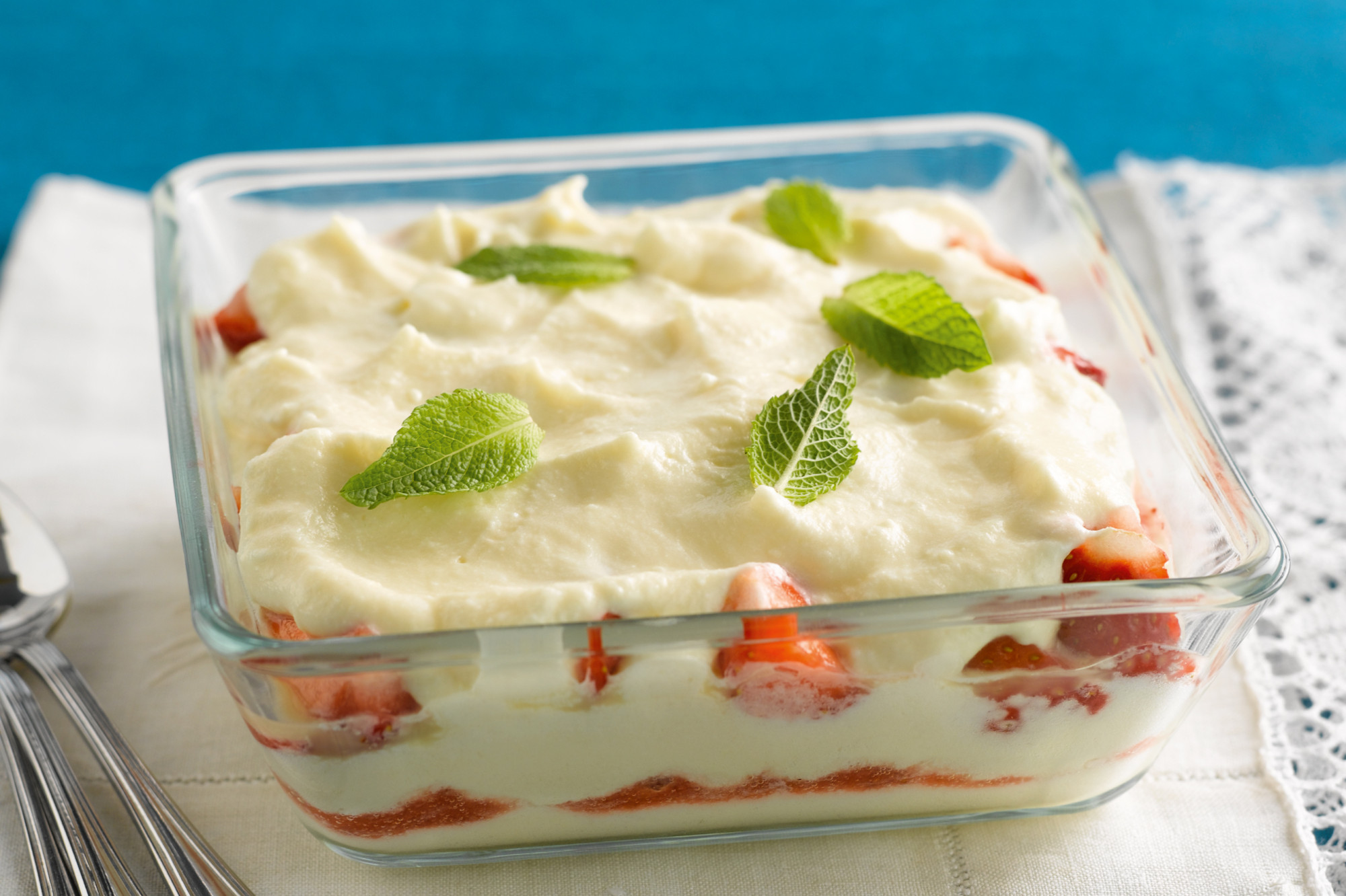 Zomerse tiramisu met aardbeien